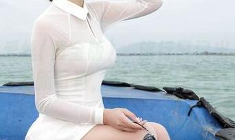 AISS爱丝(黄金版) – 旅行日记出发篇：若兮的最新写真，完美的计划总被打乱