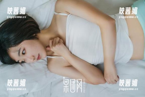GIRLT果团网 - 带着裤里丝的美图，周大萌的魅力无处不在