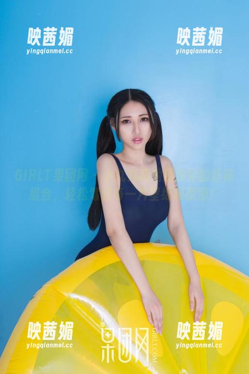 GIRLT果团网 - 小九九和她那独特的丝袜组合，轻松驾驭每一片壁纸和原图！