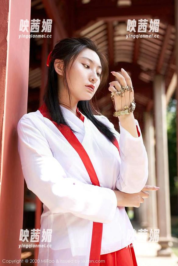 MiiTao蜜桃社 - 看来看去，绯月樱-Cherry的旗袍合集，无不流露着让人心潮澎湃的一种吸引力。