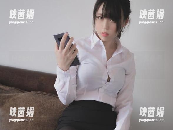 Mozzi(모찌)的海边合集：如何在沙滩上演绎“我是不是该吃点东西？”