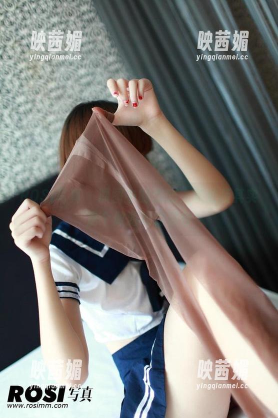 ROSI写真 - 原图中的恋恋，职业装其实是个做游戏的舞台