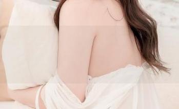下载Sia(시아)的和服cos？总觉得那一抹色彩很有意思，但我还没想好。