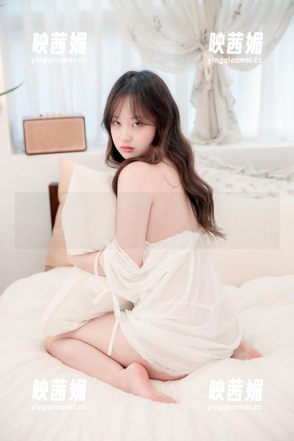 下载Sia(시아)的和服cos？总觉得那一抹色彩很有意思，但我还没想好。