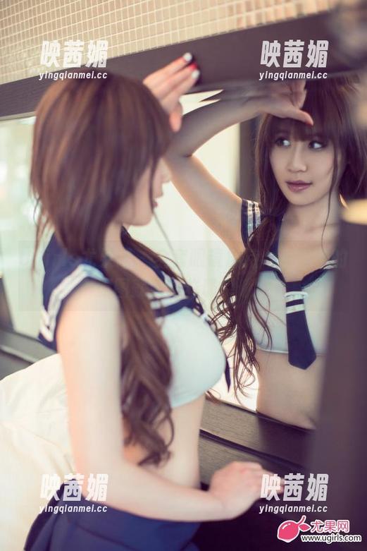 UGirls尤果网 - 全套眼镜加持，李凌子的原图就是这样吸引哦！