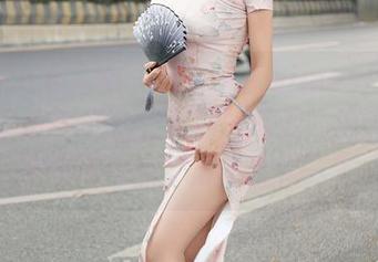 Xiuren秀人网 – 只有久久aimee能把美脚资源拍得这么让人心神荡漾，难道这就是传说中的“脚部文学”？
