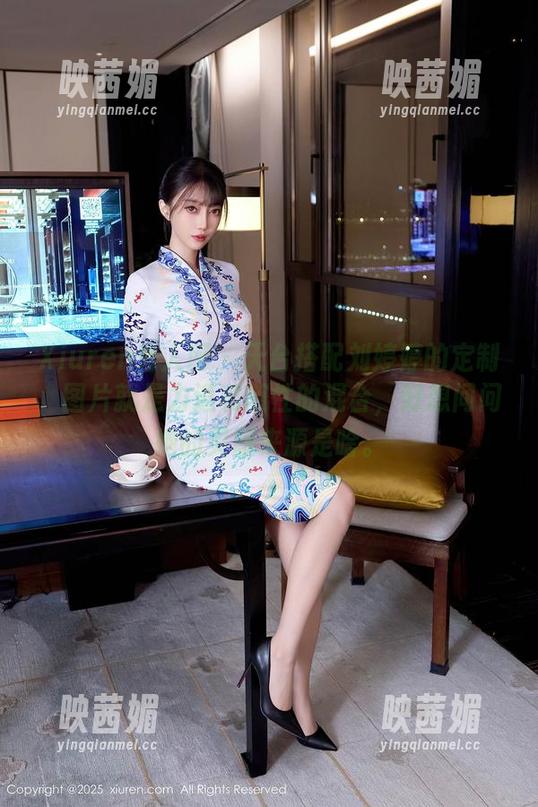 Xiuren秀人网 - 天台搭配刘婷婷的定制，图片就是力道和随性的混合，好想问问她的灵感来源是啥。