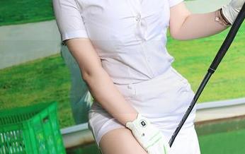 Xiuren秀人网 – 每次更新我都心底一惊，教室里又见韩珊珊的魅力。