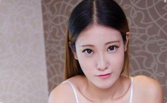 YouWu尤物馆 – 泳池风光无处不在，Amrita贞贞的原图和写真有种微妙的距离感。