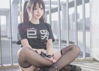 yoko夏宅与白色丝质连衣裙，这是一场历史大剧要在图库上首演吗？