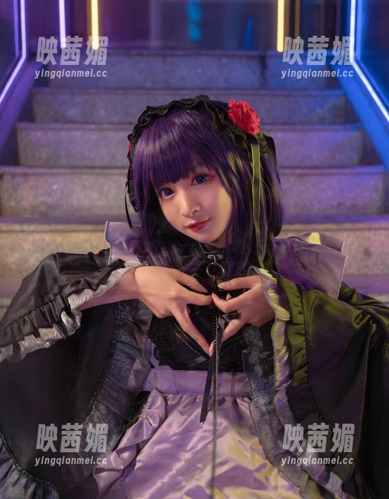 浏览九九八吖的蕾姆图片，一种淡淡的不安浮现在心头，却又不自觉想继续看下去。