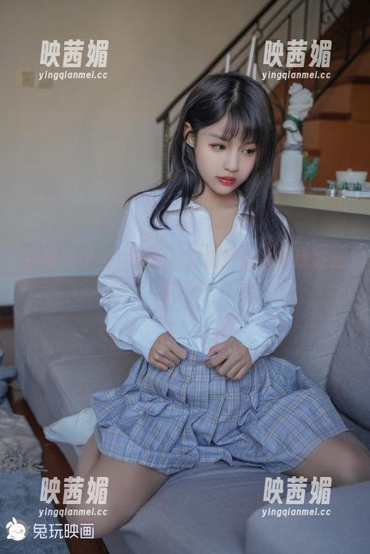 在兔玩映画，我们的制服短裙也在线发光发热！