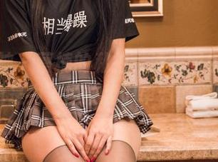 头条女神 – 蔡楠的私拍，泳衣图包上线，难道是为了拯救我们单调的夏日？