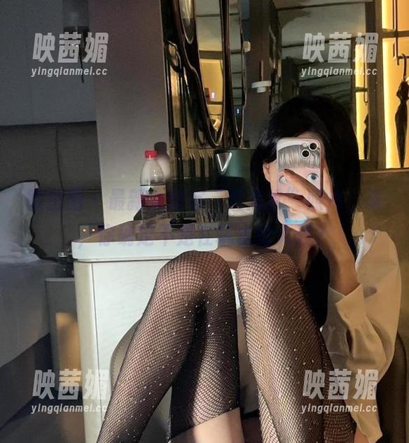 微密圈 - 最新女刺客“死库水”照片，诶，你确定不是在玩水枪大战？