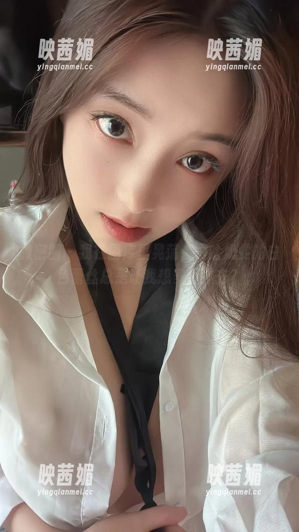 微密圈 - 我在图库里晃荡，为啥奶雯的白色蕾丝总是让我想多看下去？
