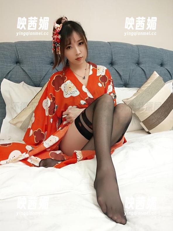 不得不说，小女巫露娜的无圣光肉丝原图又让我觉得，穿对也是个艺术。