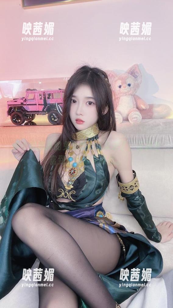 小小奶瓶儿的兔女郎cos又来了，资源丰富到让你眼花缭乱。