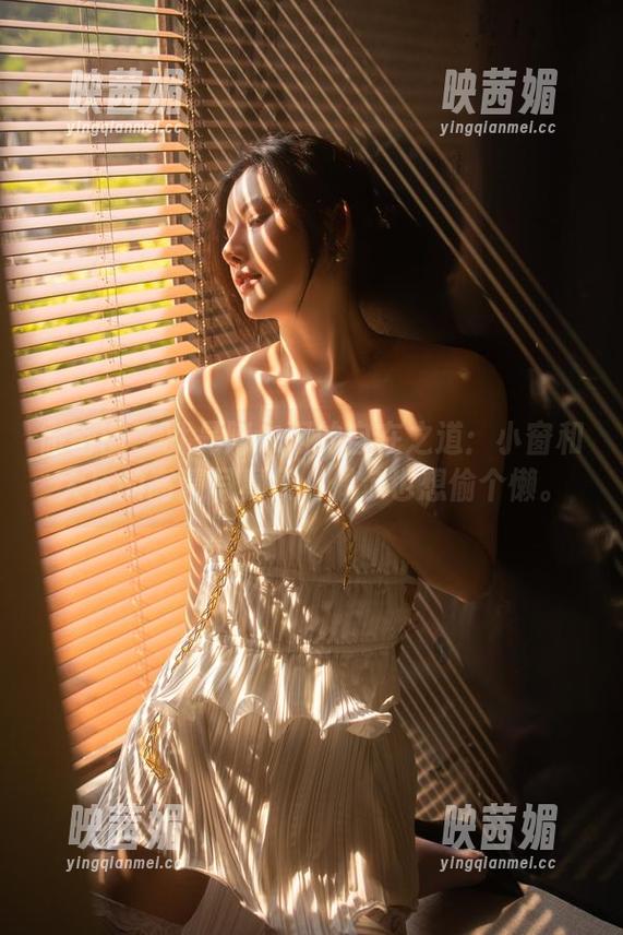 微密圈 - 就是阿朱啊的自在之道：小窗和大床的高清写真集，偶尔也想偷个懒。