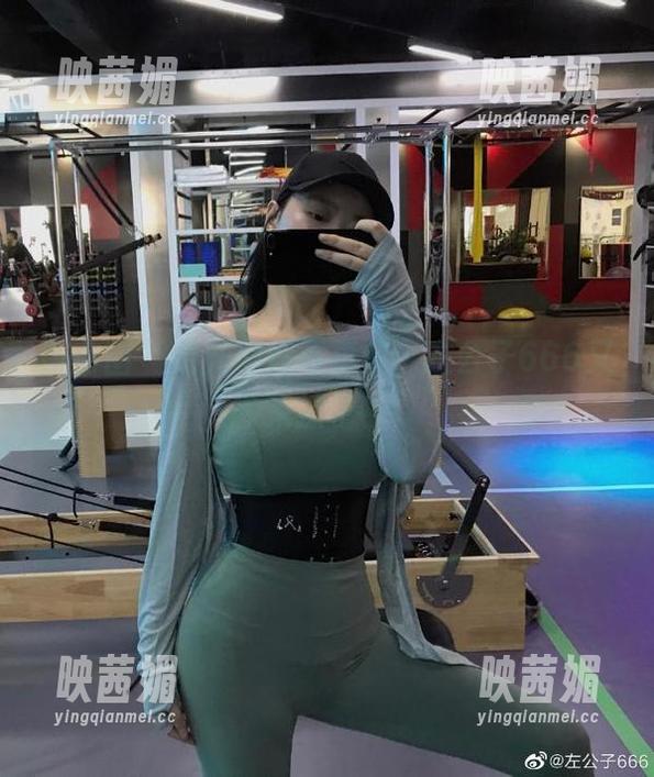 微密圈 - 最新黑丝写真集，左公子666又来撩了？