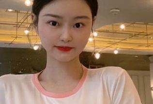微密圈 – 左公子666碰上今天嘉宾贴，真得小心心脏，私房图片辣得有点超出我的接受范围。