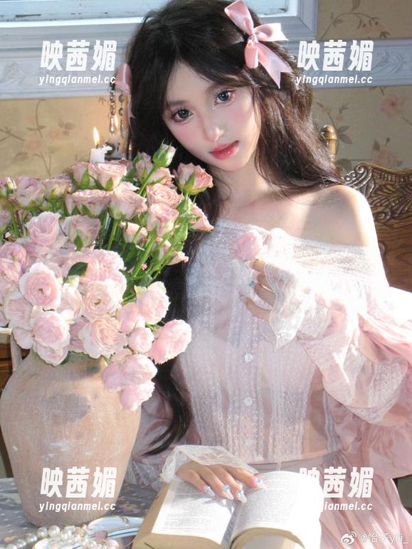 不只是红裙，怡子yiii的写真集资源更像一盒巧克力！