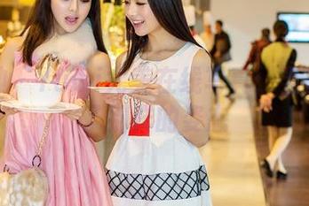 推女神 – Yumi尤美在线写真：当厨娘有了别样的姿态