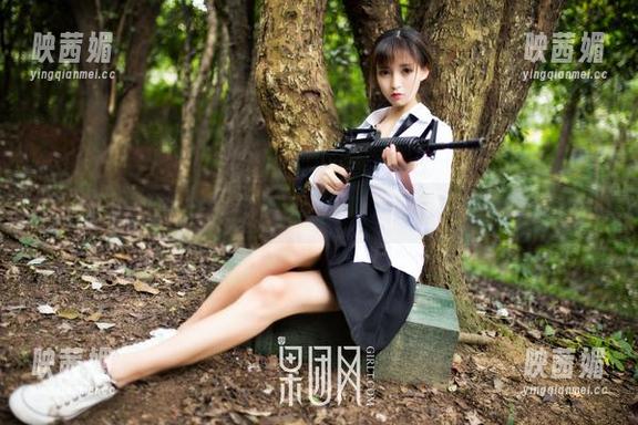 果团网 - 尹意纯的长腿精选，出门可以拿来当旗杆吗？
