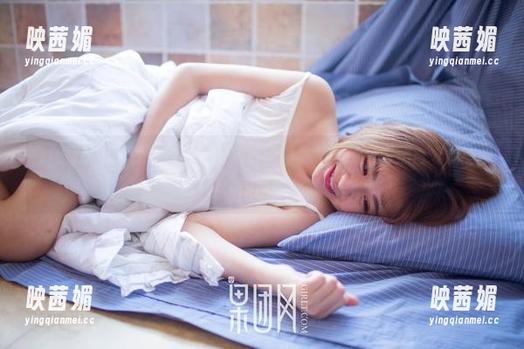 白色蕾丝训练营！果团网图集资源超多，谁说只有黑白才能有梳理感？