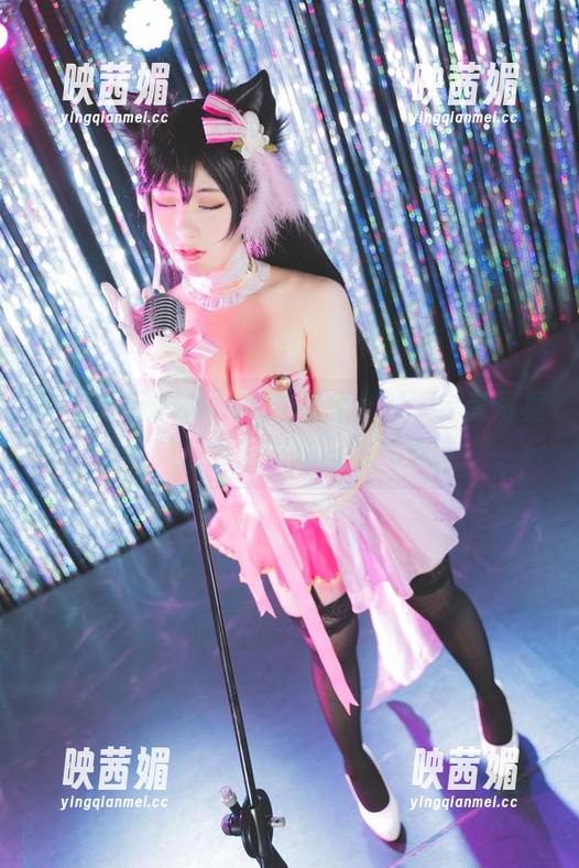When柘烟Zuken化身兔女郎，全套写真不只是在发布节日的气氛。