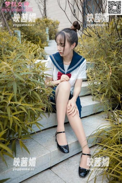 梦丝女神 - 王娇娇的黑色作品，眼神似乎有话要说。