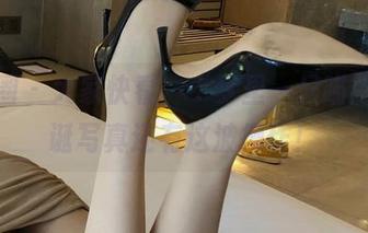 微密圈 – 大家快看，“梦里一只喵”的圣诞写真还有这波操作！