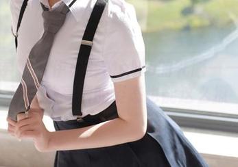 模范学院 – 伊小七MoMo的礼服——想不到这种高清的姿态也能这么撩