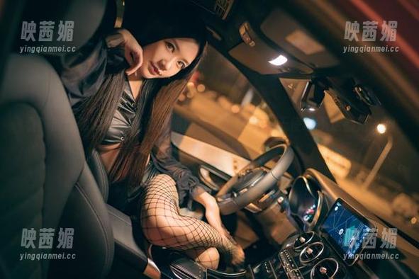 源纱希喵喵喵 看!源纱希喵喵喵在图片原图里闪闪发光,天使说不定都是一团毛茸茸的喵