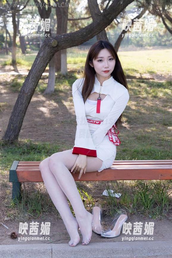物恋传媒 - 我竟然找到elise的美足套图，居然是免费的，来不来？
