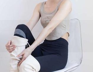 物恋传媒 – 打开泡泡的私拍，发现薄灰丝（脚尖加固款）美图好像藏了些什么……