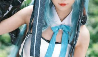 职业装写真集里的狐玖玖：穿得很正式，但神态怎么有点儿不服气？