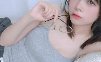 你以为眼酱大魔王w会给你什么？看逆兔写真集，下载的地方快来戳戳戳！