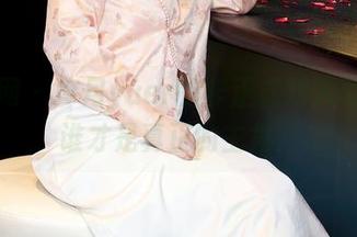 秀人网 – 冷月yuer的非正式双人写真，谁才是真正的主角？