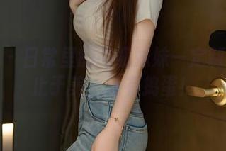 秀人网 – 日常里的南初妹妹—定制写真不止于美，还有捣蛋！