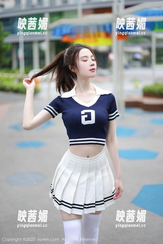 秀人网 - 透过周慕汐baby的我：私人写真变成了一场透明的探险