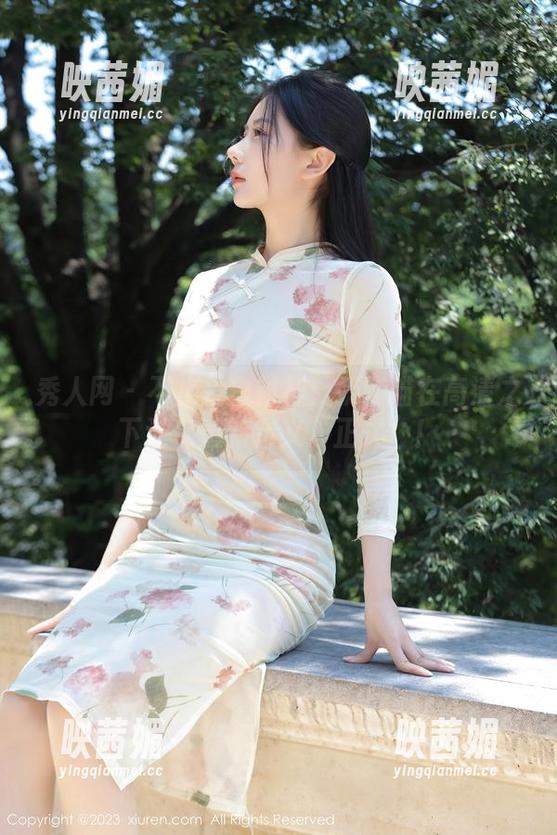 秀人网 - 不止是白衬衫：奶喵喵在高清之下让你重新定义“正式”！