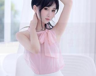 秀人网 – 这就是幼幼的泳衣写真，透着一点点暧昧的“资源”在荡漾。