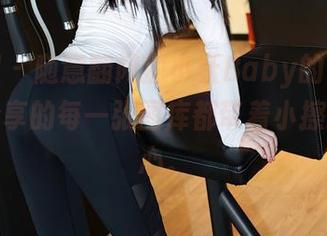 秀人网 – 随意翻阅狐小妖Baby的镂空杰作，分享的每一张图库都带着小擦撞的人心。