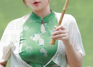 秀人网 – 当你见到白微Sera的定制图片，才发现原来女神并不遥远。