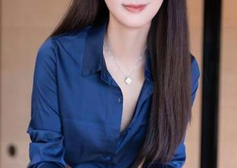 秀人网 – 当白沫穿上这套装，就连衣架都要打个招呼，写真更新_今天轮到它‘露脸’了。