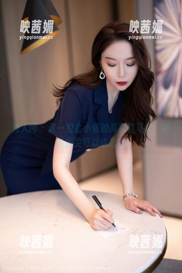 秀人网 - 这一组金小依的高跟鞋写真，听说脚尖可以说话？