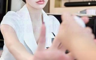 秀人网 – 想要充电？陶喜乐_lele的美腿图集自带狂乐模式，别测了，全是最佳福利！