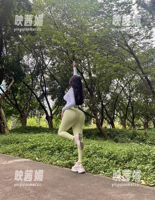 微密圈 - 在线看艾拉·isla的礼服，唔，我是不是也被这些裙摆吸引了？