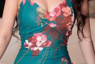 花漾show – 新鲜出炉的思淇Sukiiii网袜图包，我却狼狈地陷入了选择困难