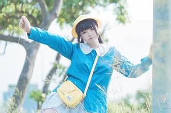 落落Raku带你进入“LonelyMary”全套写真，那种充满想象的气息，就停在那儿……